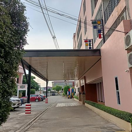 Wangkaew Hotel Phitsanulok Extérieur photo