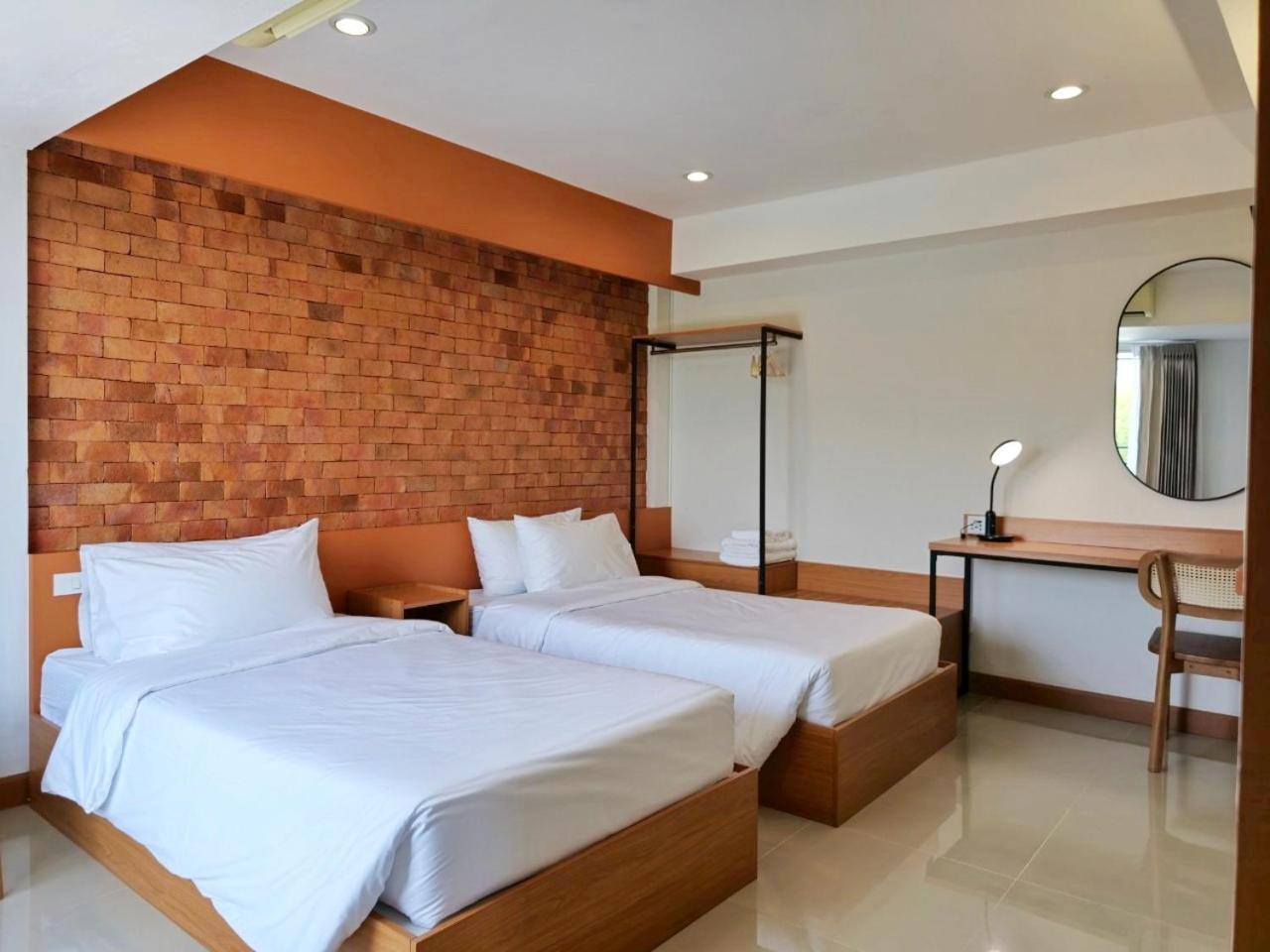 Wangkaew Hotel Phitsanulok Extérieur photo