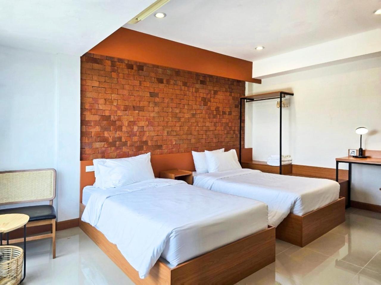 Wangkaew Hotel Phitsanulok Extérieur photo